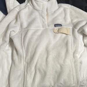 Patagonia fleece white